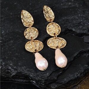 Elegant Gold and Pearl Drop Earrings